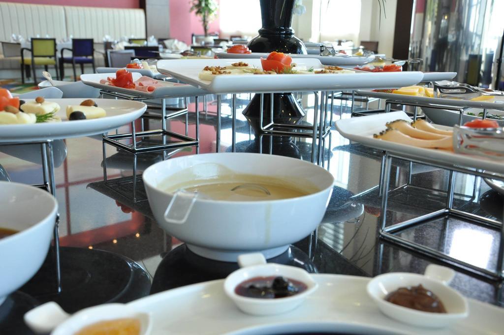 Hotel Grand Swiss Erbil Esterno foto